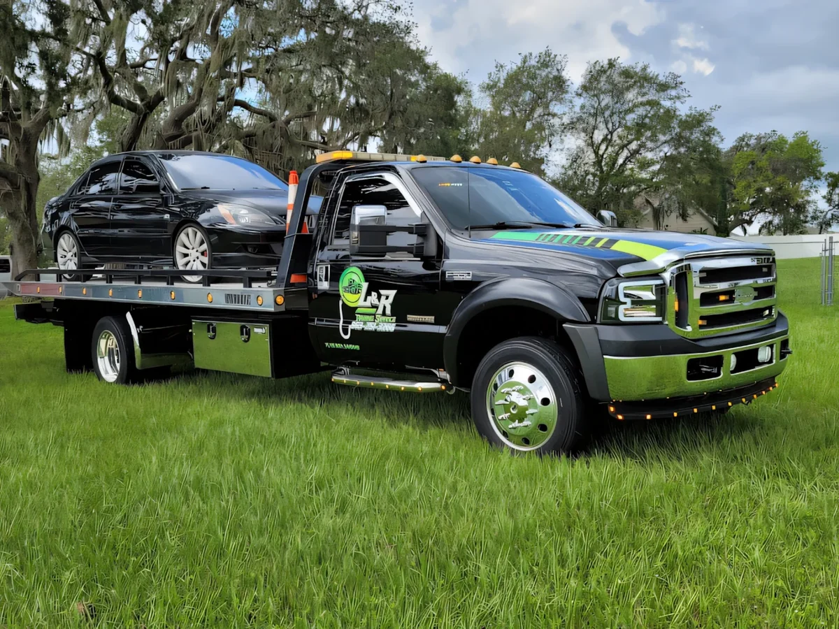L & R Towing Service headshot